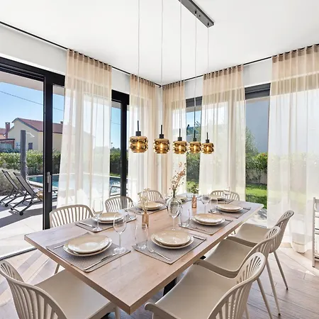 Ava Rossa Novigrad (Istria)