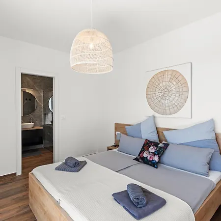 Ava Rossa Novigrad (Istria)