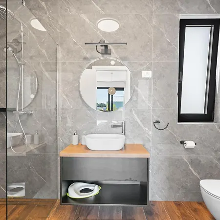 Ava Rossa Novigrad (Istria)